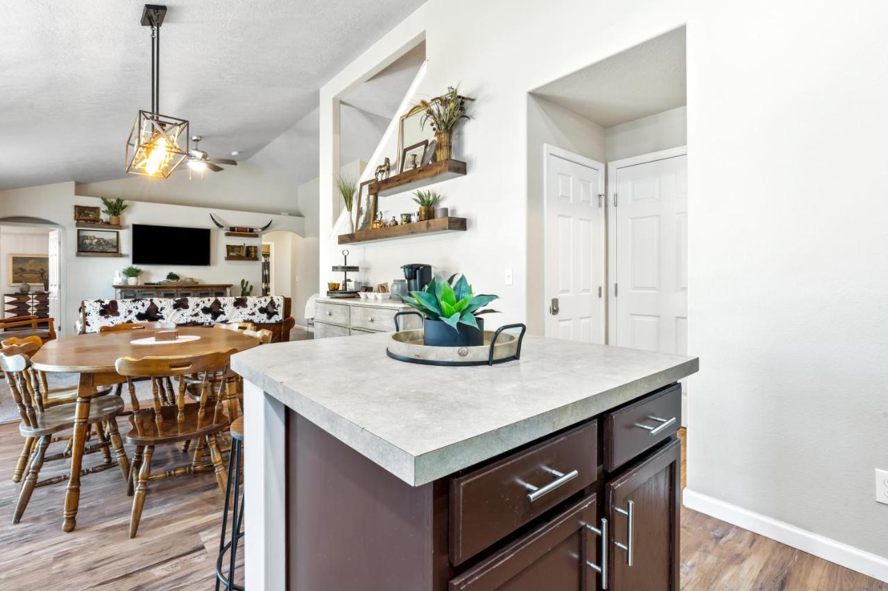 Southwestern Style 4 Bedroom Nampa Home Sleeps 16! Exterior foto